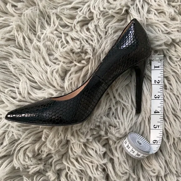 Black Lacquered Snake Skin Heels Size 38 - Picture 5 of 6